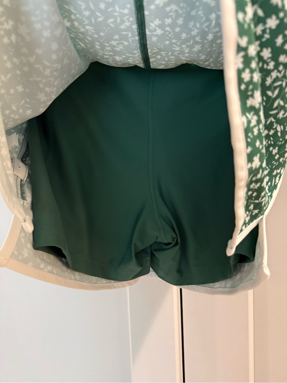 Old Navy Green Floral Mini Skirt with White Trim - Picture 4 of 4